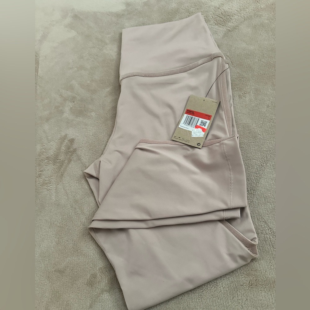 Nine yoga pants
